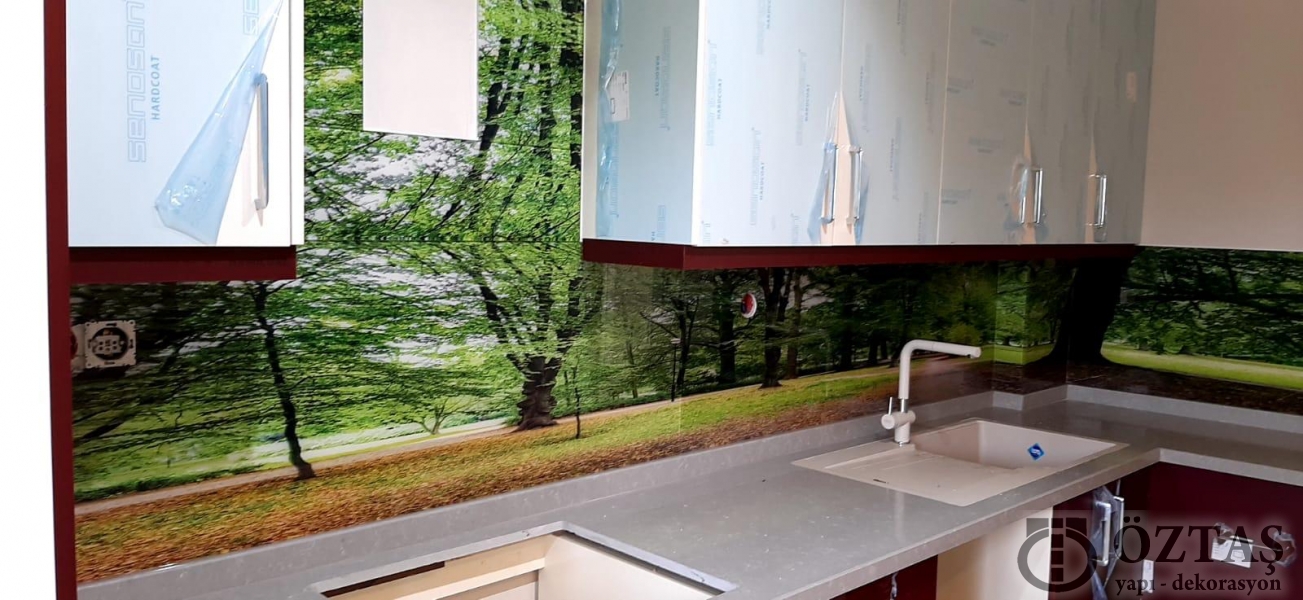 Bakýrköyde mutfak tezgah arasý cam panel